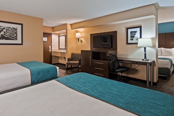 Best Western Plus Galleria Inn & Suites