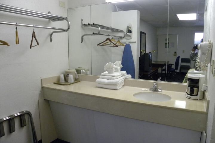 Room 40 of 75