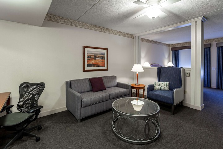 Room 27 of 67