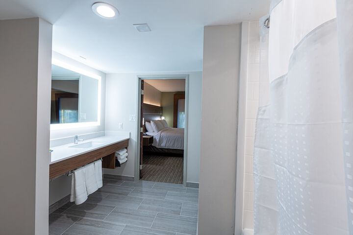 Room 25 of 53
