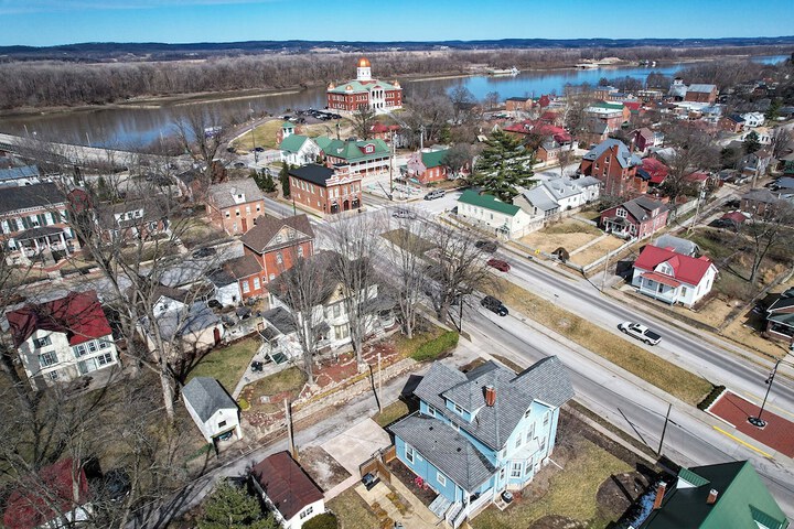 Captain Wohlt Inn Bed & Breakfast