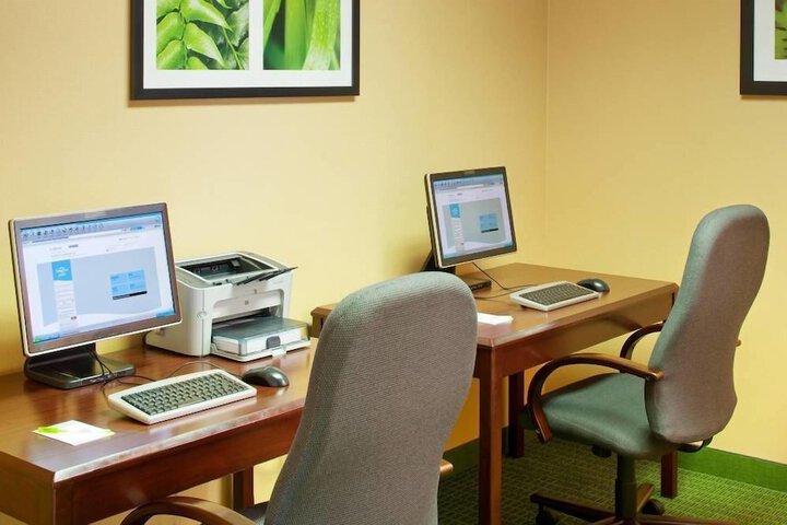 Business Center 42 of 43