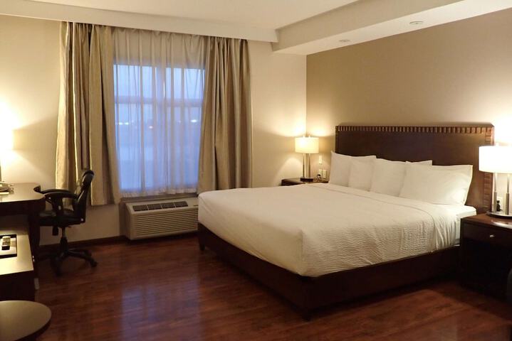 Days Inn & Suites by Wyndham Fort Saskatchewan