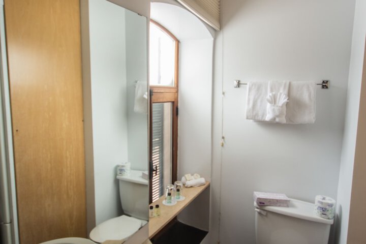 Room 7 of 28