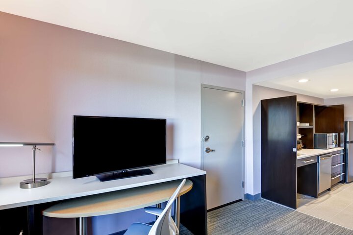 Room 32 of 47