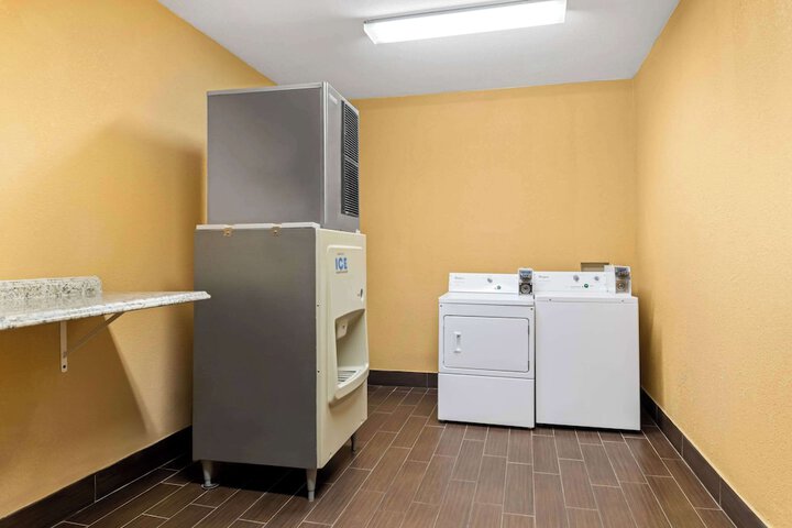 Comfort Suites Roanoke - Fort Worth North