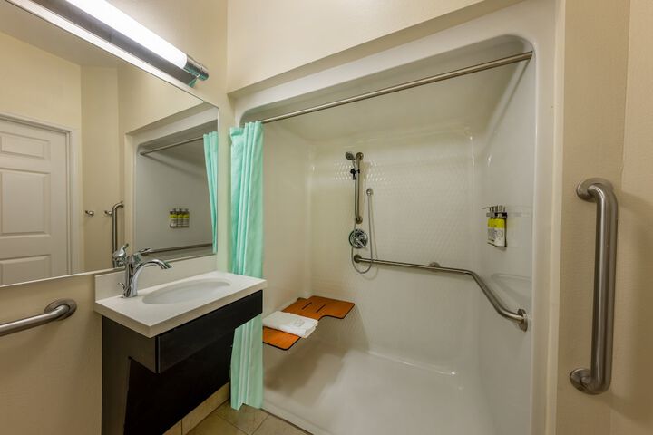 Room 19 of 28