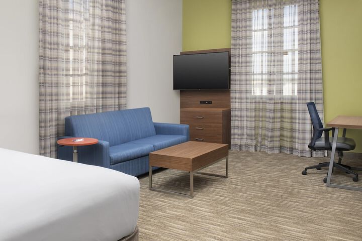 Room 26 of 37