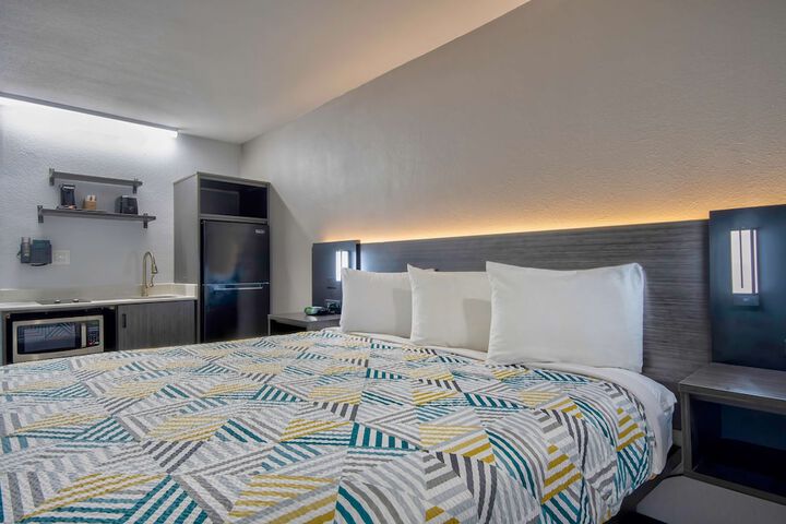 Room 16 of 24