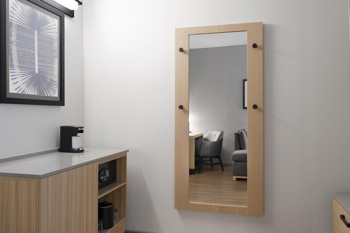 Hyatt Place Roanoke Airport / Valley View Mall