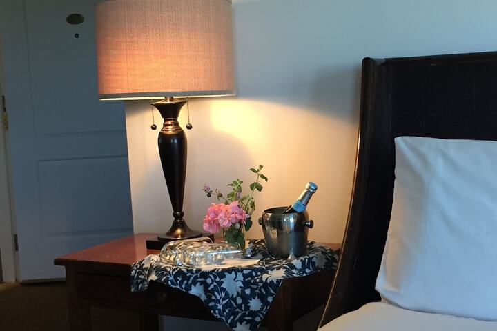Room 17 of 40