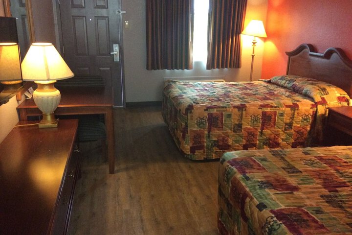 Room 33 of 42