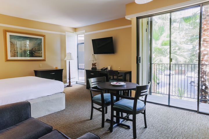 Room 15 of 48