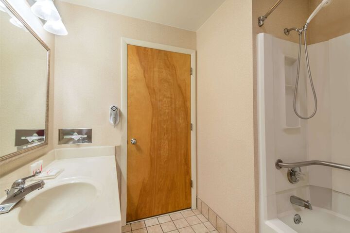 Room 17 of 42