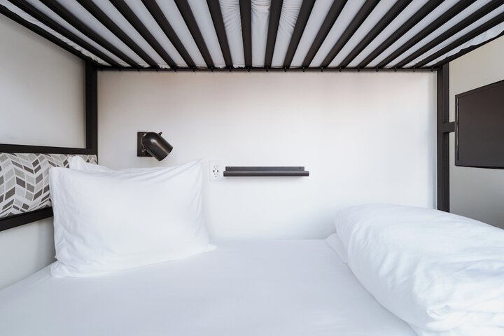Room 64 of 111