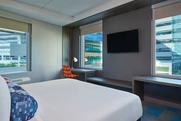 Room 11 of 21