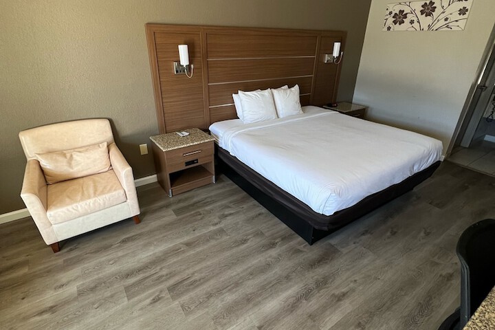 Room 27 of 36