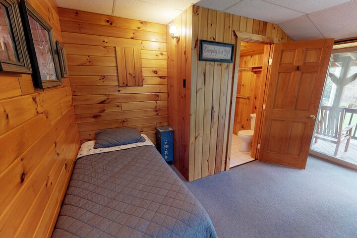 Room 66 of 176
