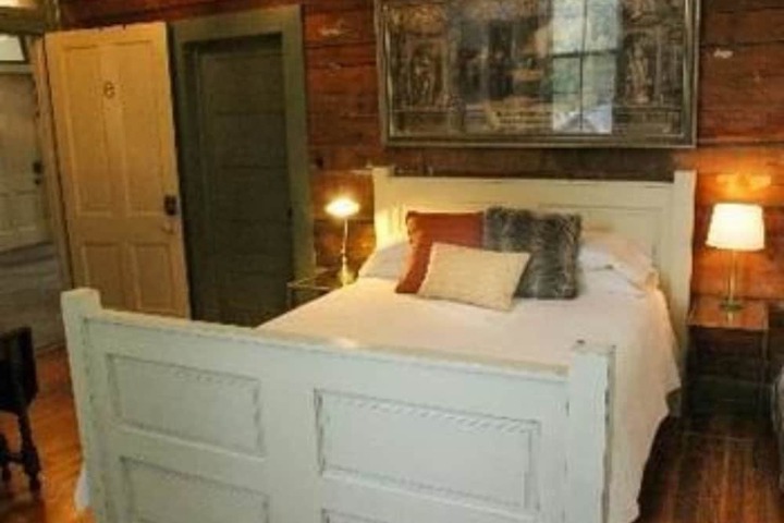 Room 4 of 14