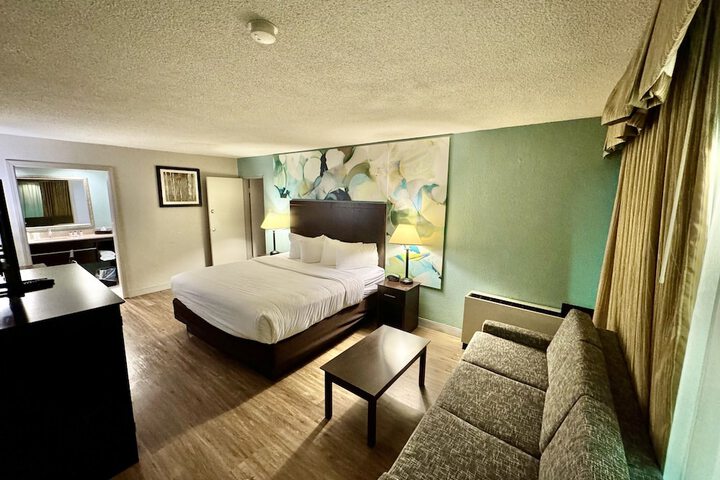 Room 50 of 93