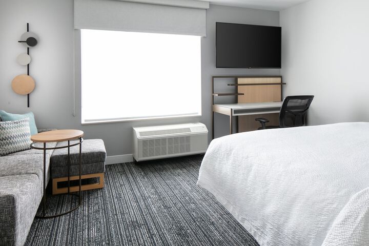Room 16 of 28