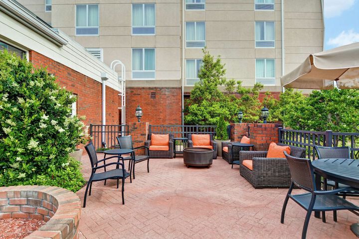 Hotel Exterior 61 of 63
