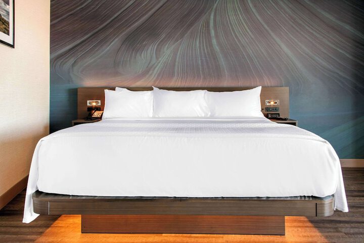 Room 27 of 54