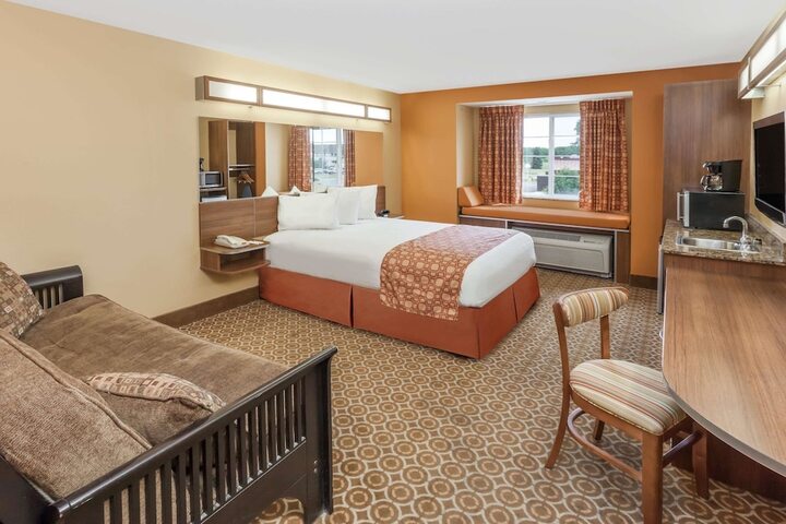 Room 7 of 15
