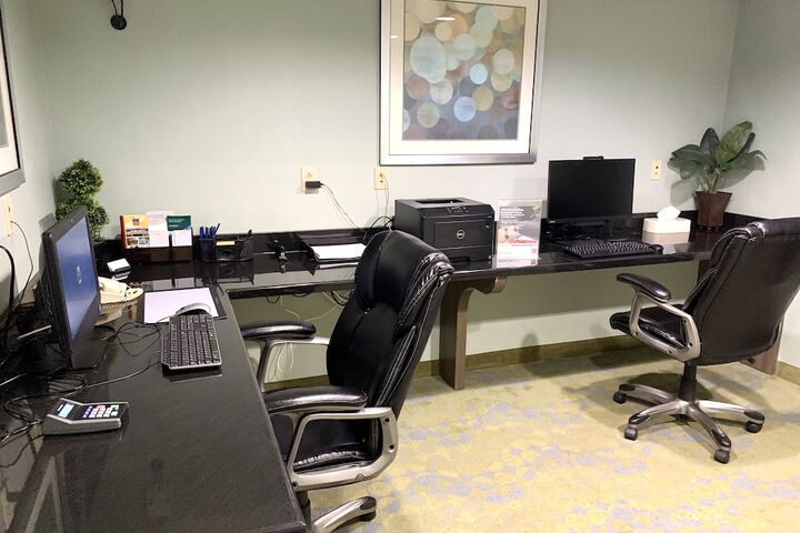 Business Center 44 of 45