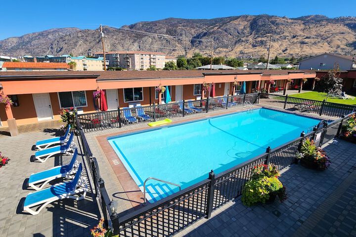 Sahara Courtyard Inn