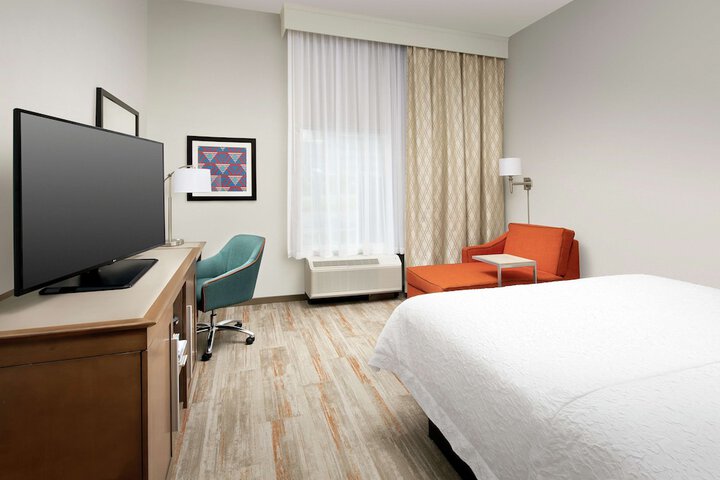 Room 10 of 26