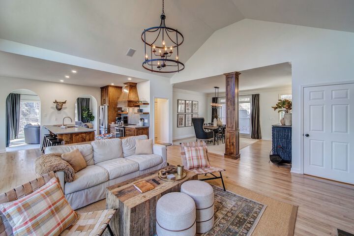 Lux Mountain Home! Golf / Lake/ EV / Game Room