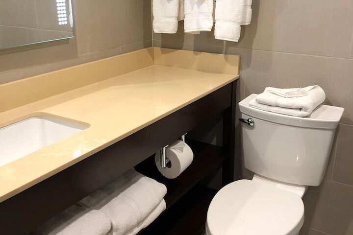 Room 20 of 104