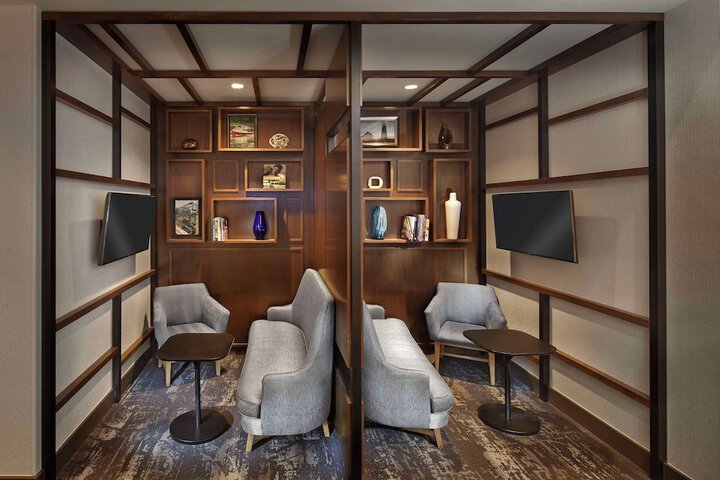 Hyatt Place Warwick / Providence Airport
