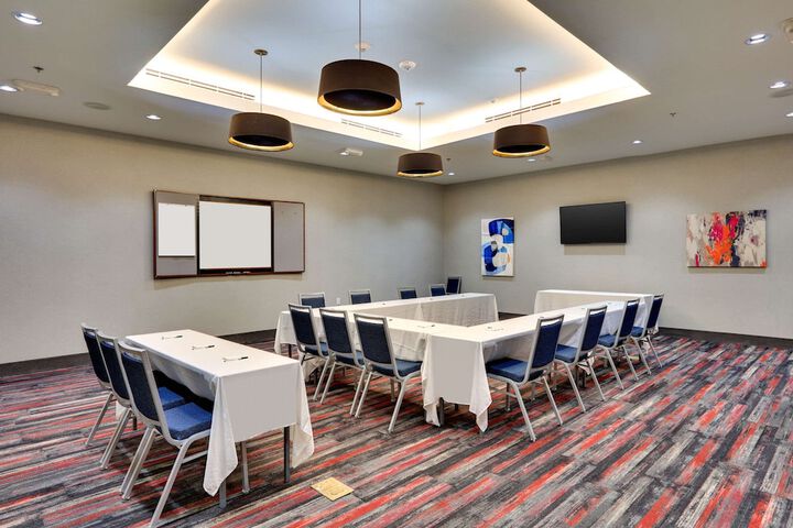 La Quinta Inn & Suites by Wyndham Lakeway