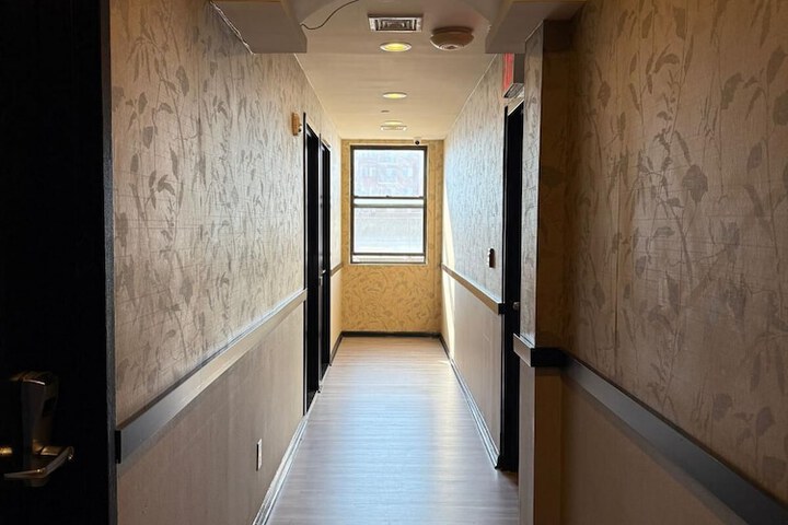 Hotel Key LaGuardia Airport