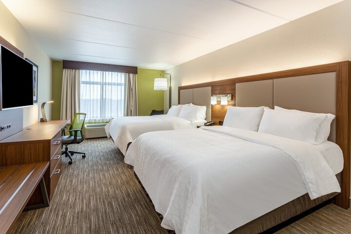 Holiday Inn Express & Suites Cedar Falls - Waterloo by IHG