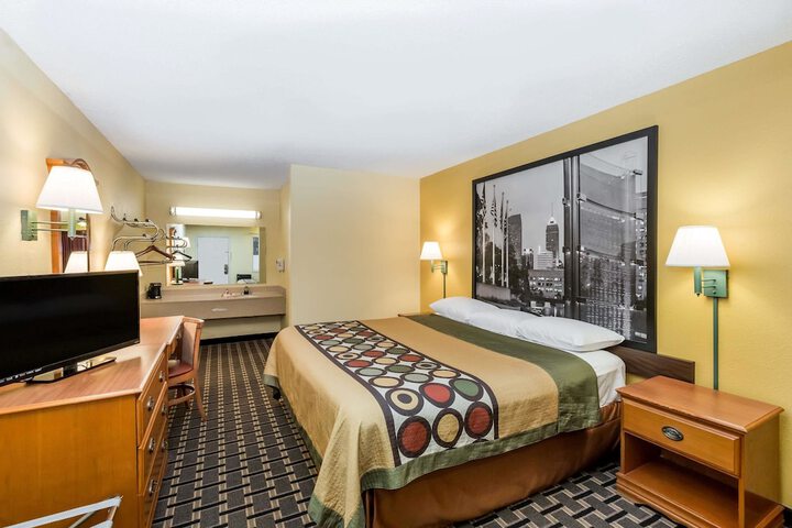 Room 8 of 13