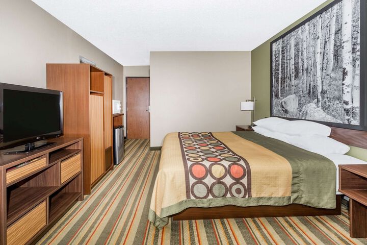 Room 5 of 15