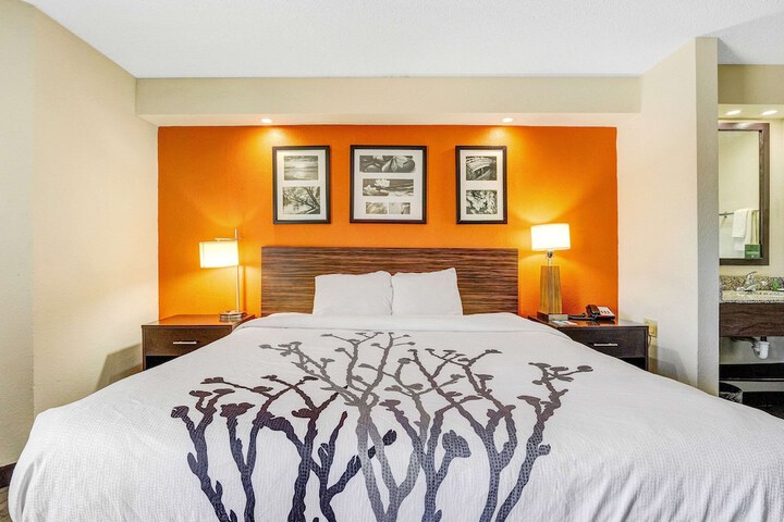 Room 20 of 25