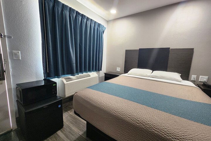 Room 18 of 31