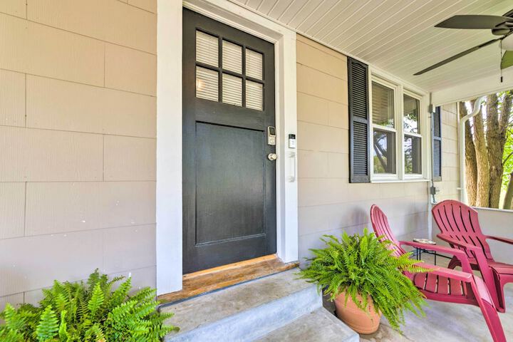 lucky Dawg Pet-friendly Abode Near St. Louis!