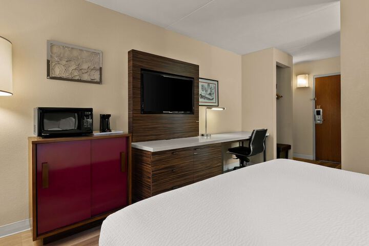 Room 30 of 63