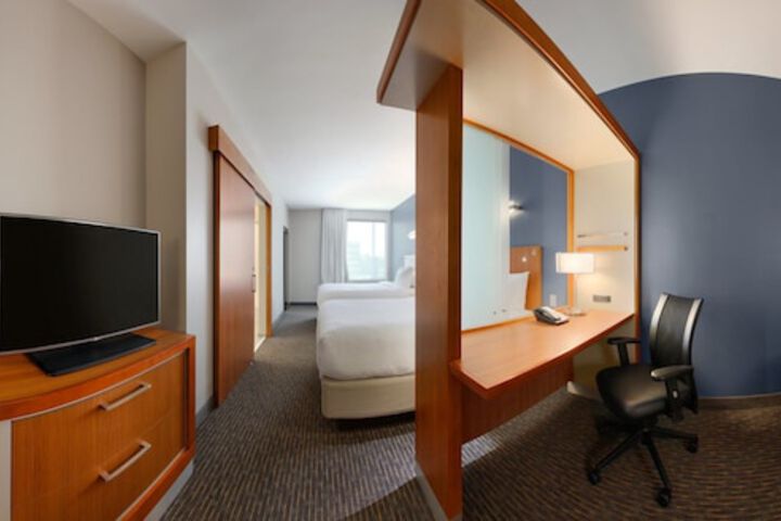 Room 10 of 26