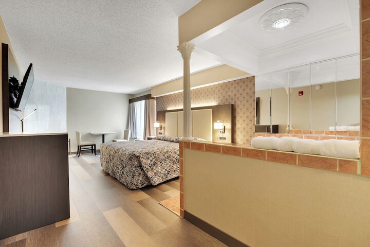 Room 11 of 21