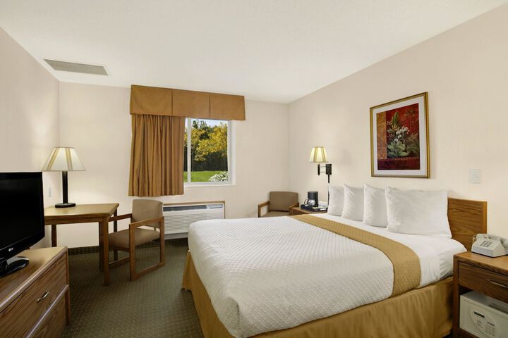Room 4 of 10