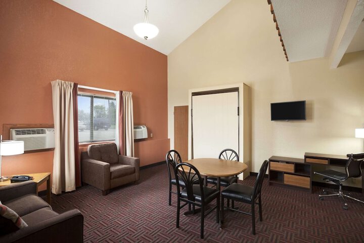 Room 7 of 14