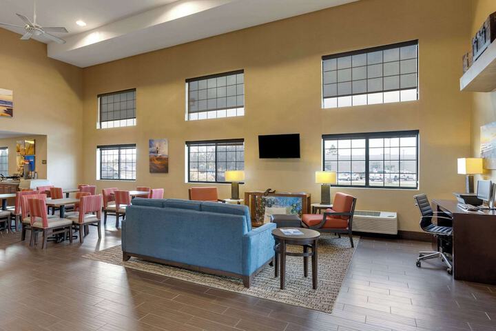 Comfort Inn & Suites Ludington near US-10