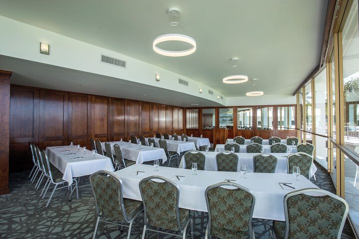 Grand Naniloa Hotel Hilo - a Doubletree by Hilton