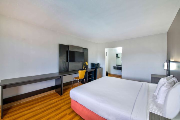 Room 15 of 25